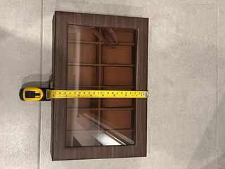 Caja para 12 relojes de madera y cristal