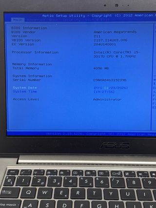 Portátil ASUS Plata y Negro