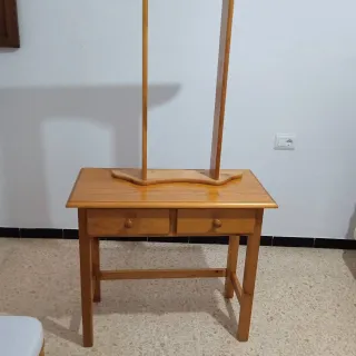 Conjunto muebles de dormitorio.