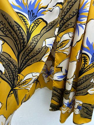 Vestido Zara flores raso