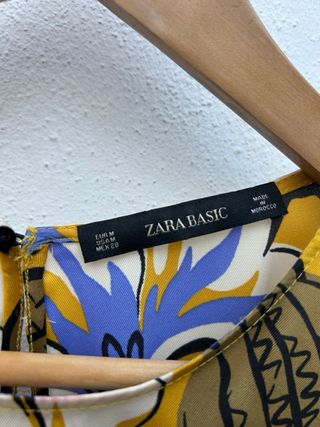 Vestido Zara flores raso