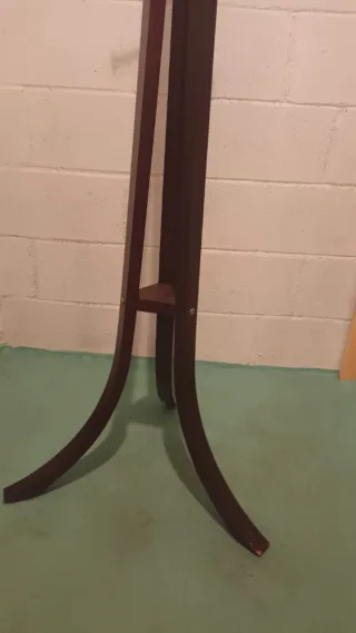 Perchero de madera wengue