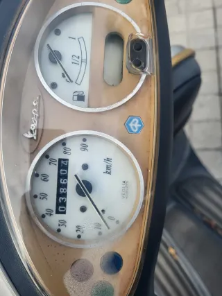 Ciclomotor 49cc Vespa Gris