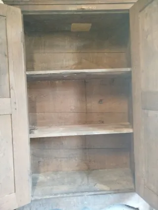 Armadio noce massiccio 1800