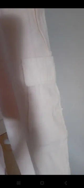 Pantalón cargo beige