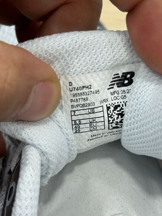 New Balance 740 Plata y Blanco