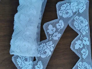 Cenefa vintage de crochet años 50 · Algodón blanco