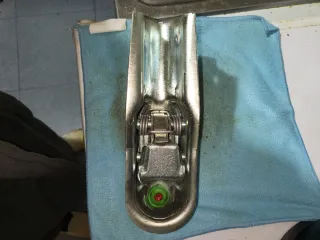 Enganche de remolque metálico