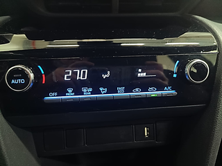 Toyota Yaris Cross HIBRID SOLO 29425 KMS GARANTIA