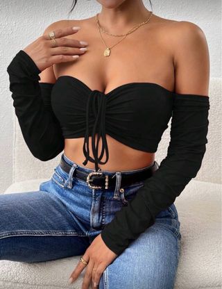 Top corto negro ajustable