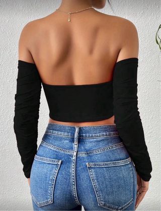 Top corto negro ajustable