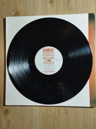 Sandra lote : Mirrors, Paintings in Yellow