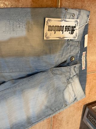 Pantalones vaqueros Miss London nuevos de tirobajo