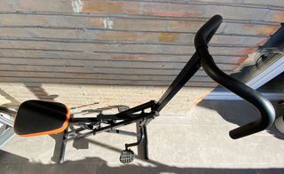 Máquina de ejercicio aeróbico y de musculación.