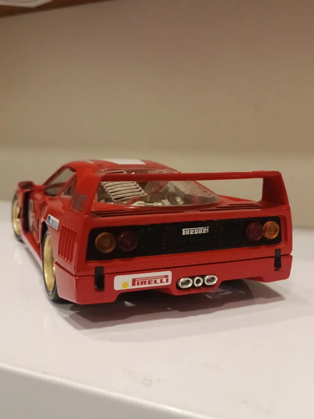 Ferrari F40 Comil Burago 1:18