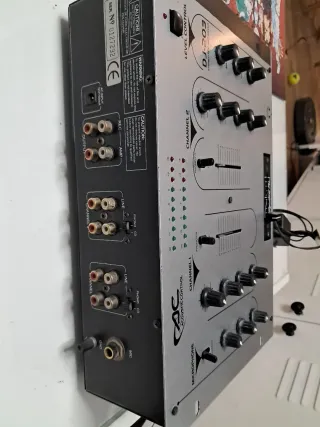 Mesa de mezclas DJ-203 Acoustic Control