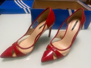 Zapatos Zara tacon color rojo charol sin estrenar