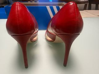 Zapatos Zara tacon color rojo charol sin estrenar