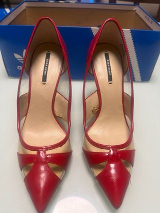 Zapatos Zara tacon color rojo charol sin estrenar