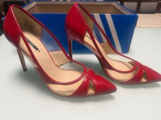 Zapatos Zara tacon color rojo charol sin estrenar
