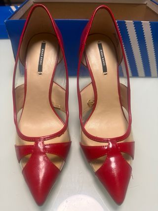 Zapatos Zara tacon color rojo charol sin estrenar
