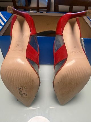 Zapatos Zara tacon color rojo charol sin estrenar