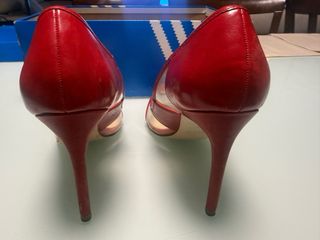 Zapatos Zara tacon color rojo charol sin estrenar