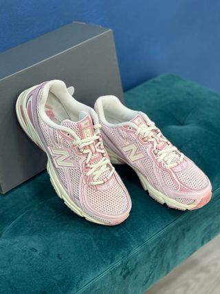 Zapatillas New Balance Rosa y Beige