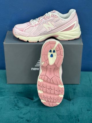 Zapatillas New Balance Rosa y Beige