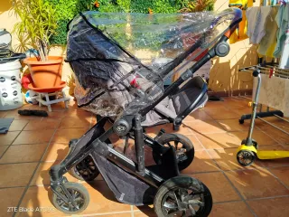 Cochecito de bebé con funda