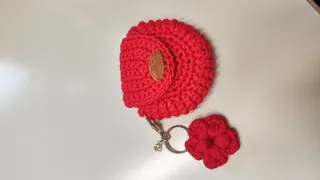 Portamonete uncinetto rosso con fiore