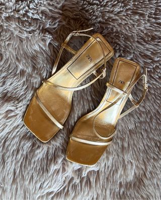 Sandalias Zara Doradas tacón