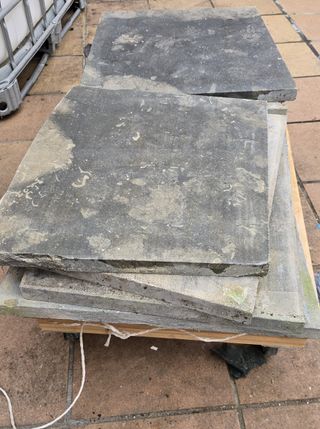 Losas de piedra natural canteada