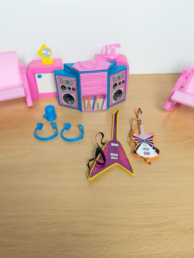 Barbie home entertainment center 1987