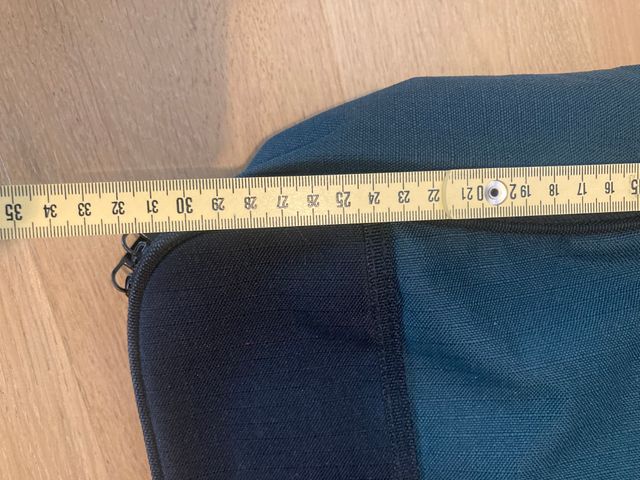 Borsa da viaggio Benetton verde e nera