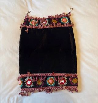 Falda terciopelo con crochet