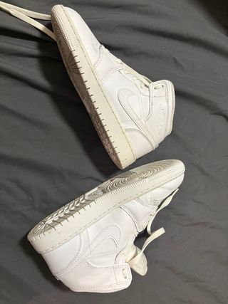 Air Jordan 1 Blancas