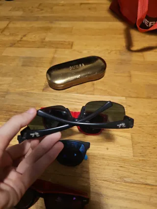 Lote Gafas Rayban, Fila y Funda Guess