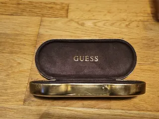 Lote Gafas Rayban, Fila y Funda Guess