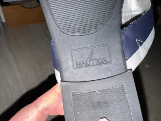 Sandalias Nautica planas negras y blancas