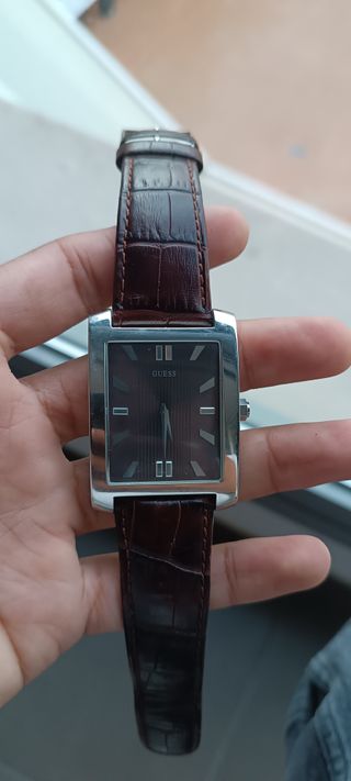 Reloj Guess Rectangular Correa Marrón