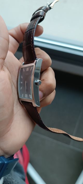 Reloj Guess Rectangular Correa Marrón