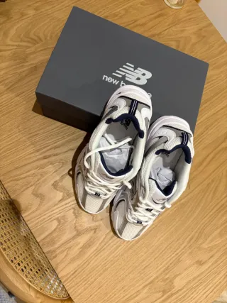 Zapatillas New Balance 530 Azul y Blanco