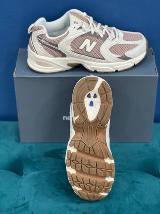 New Balance 530 Beige y Rosa