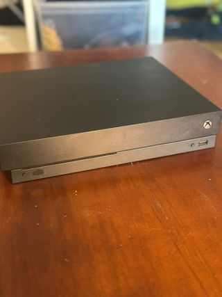Xbox One X Negra con caja