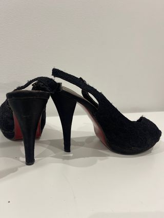 Zapatos de tacón negros encaje