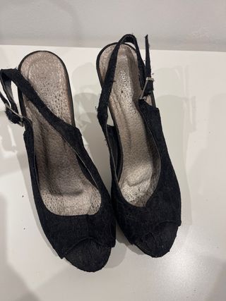 Zapatos de tacón negros encaje