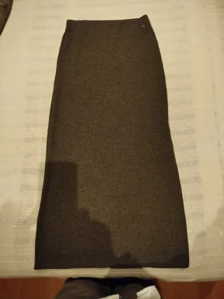 Falda larga marrón acanalada