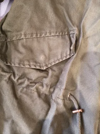 Abrigo verde con capucha de pelo Talla S