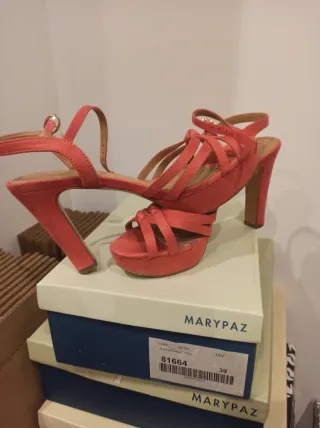 Sandalias Marypaz tacón y plataforma rojo 39